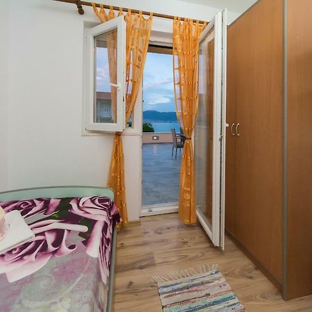 Apartment Leut With Spacious Terrace And Sea View Slatine Zewnętrze zdjęcie
