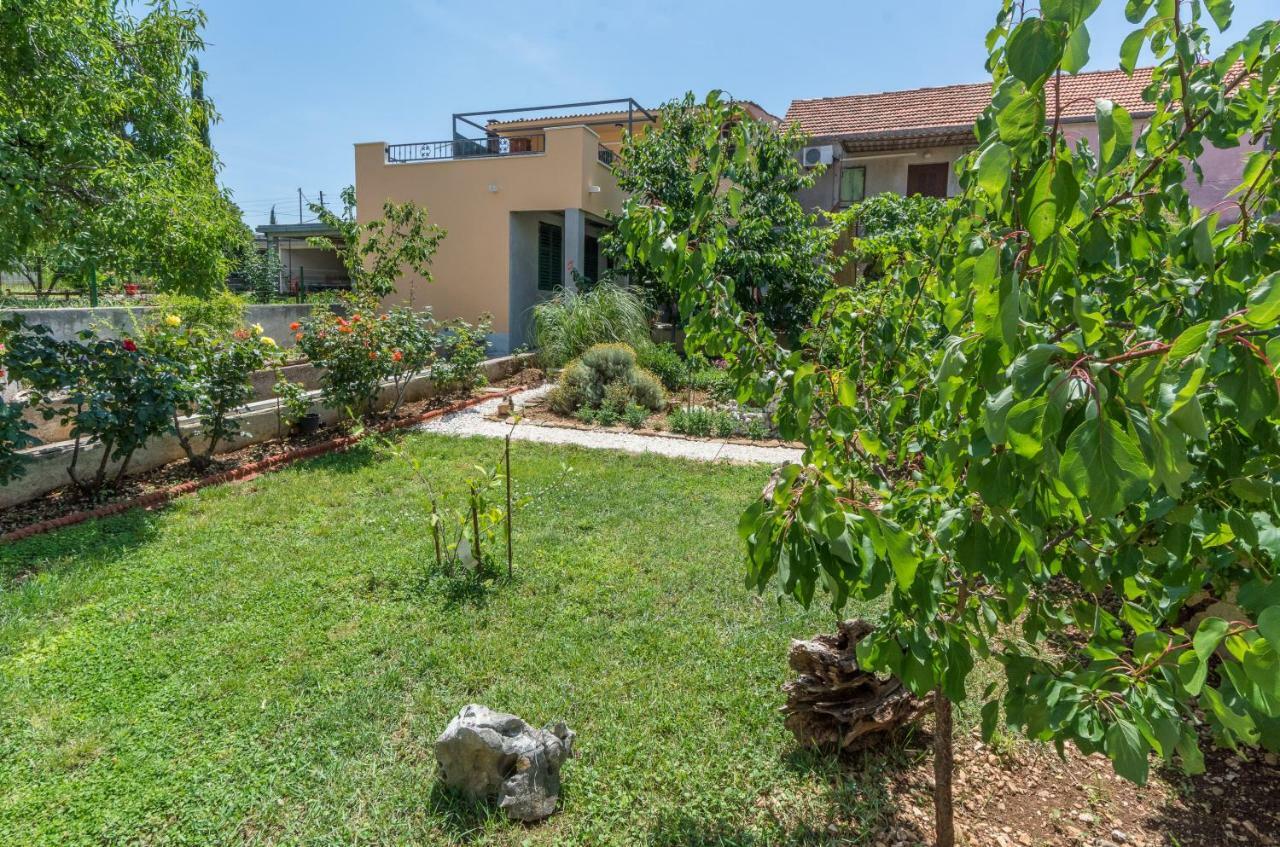 Apartment Leut With Spacious Terrace And Sea View Slatine Zewnętrze zdjęcie